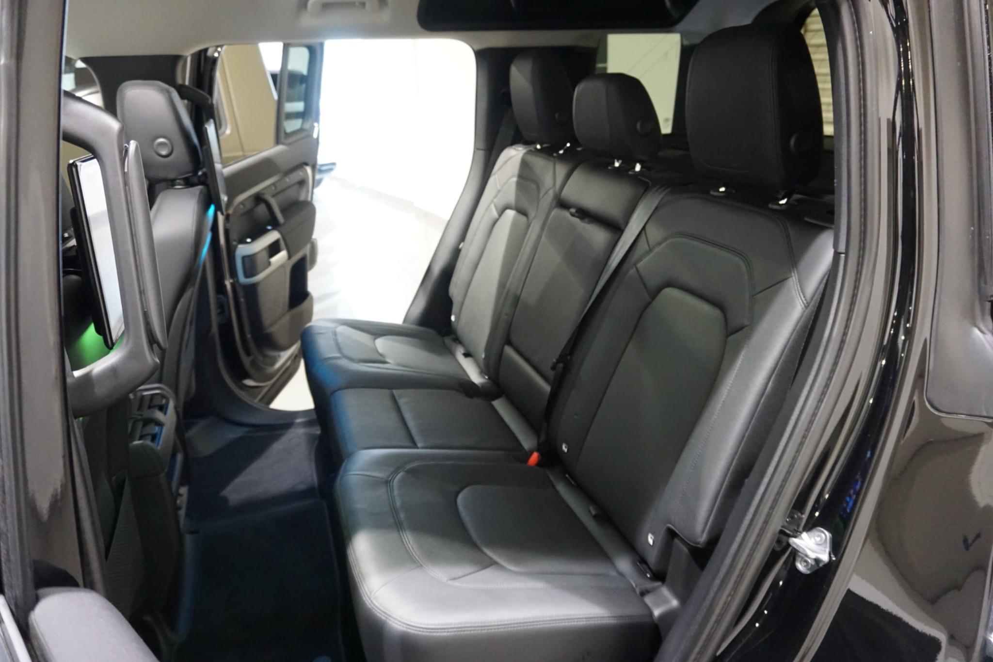 Land Rover Defender 110 3.0 D250 MHEV XS Edition Auto 4WD Euro 6 (s/s) 5dr